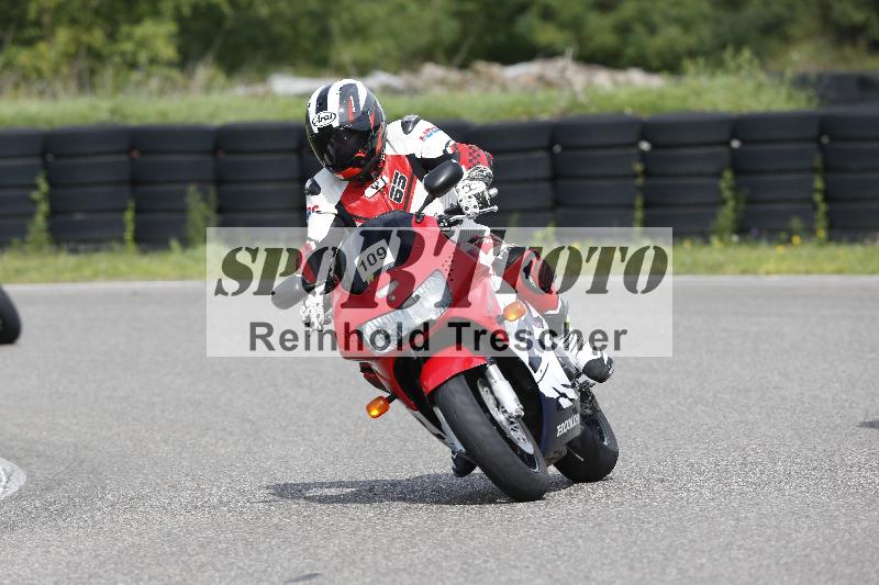 /Archiv-2025/53 16.09.2025 Track Day Domi Aegerter ADR/Gruppe gelb/109